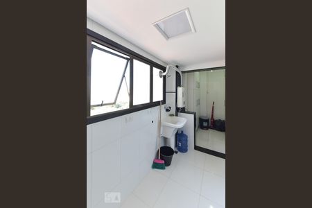 Apartamento à venda com 113m², 3 quartos e 2 vagas Apartamento à venda com 113m², 3 quartos e 2 vagasÁrea de Serviço