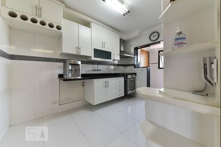 Apartamento à venda com 113m², 3 quartos e 2 vagas Apartamento à venda com 113m², 3 quartos e 2 vagasCozinha