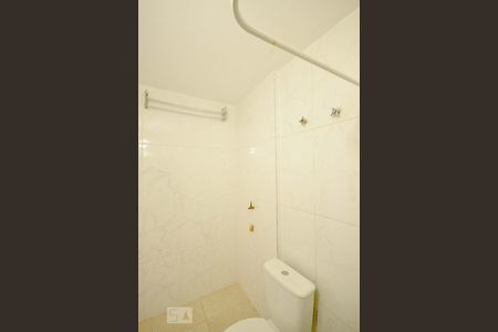 Banheiro de kitnet/studio para alugar com 1 quarto, 35m² em Aclimação, São Paulo