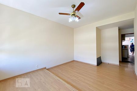 Sala de apartamento para alugar com 1 quarto, 50m² em Ramos, Rio de Janeiro