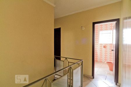 Segundo andar de casa à venda com 3 quartos, 250m² em Jardim das Laranjeiras, São Paulo