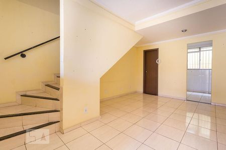 Sala de casa à venda com 2 quartos, 90m² em São Bernardo, Belo Horizonte