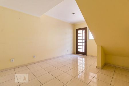 Sala de casa à venda com 2 quartos, 90m² em São Bernardo, Belo Horizonte