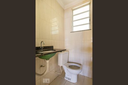 Banheiro de casa à venda com 2 quartos, 90m² em São Bernardo, Belo Horizonte