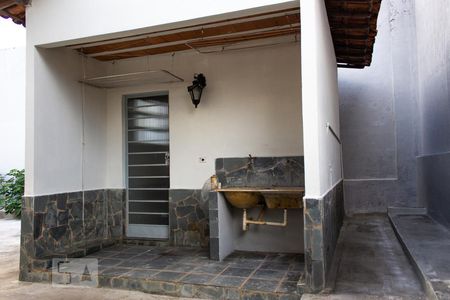 Área de Serviço e Dispensa de casa para alugar com 4 quartos, 159m² em Santa Ines, Belo Horizonte