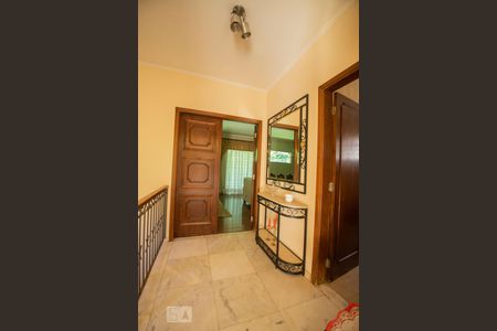 corredor de casa à venda com 3 quartos, 250m² em Jardim Leonor, Campinas