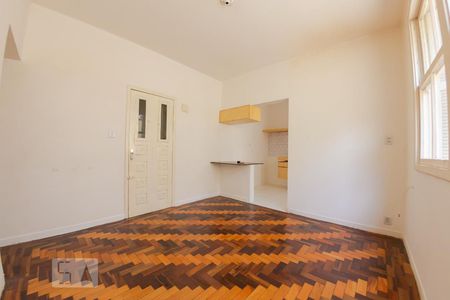 Sala de apartamento à venda com 2 quartos, 58m² em Petrópolis, Porto Alegre