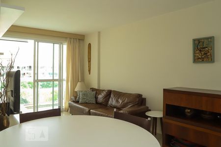 Sala  de apartamento para alugar com 3 quartos, 75m² em Recreio dos Bandeirantes, Rio de Janeiro