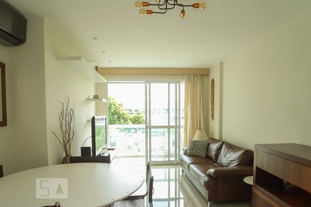 Sala  de apartamento para alugar com 3 quartos, 75m² em Recreio dos Bandeirantes, Rio de Janeiro