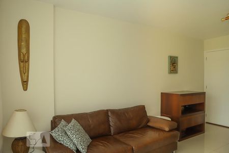 Sala  de apartamento para alugar com 3 quartos, 75m² em Recreio dos Bandeirantes, Rio de Janeiro