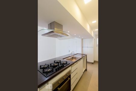 Cozinha de apartamento à venda com 3 quartos, 100m² em Pinheiros, São Paulo