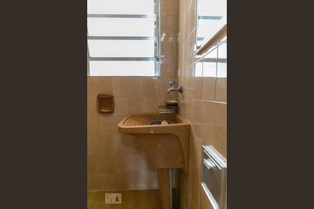 Banheiro de apartamento para alugar com 1 quarto, 32m² em José Menino, Santos