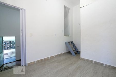 Quarto de casa para alugar com 1 quarto, 32m² em Vila Iório, São Paulo