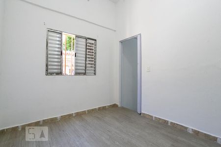 Quarto de casa para alugar com 1 quarto, 32m² em Vila Iório, São Paulo