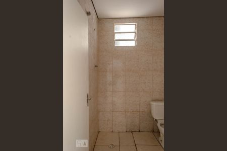 Banheiro de casa de condomínio para alugar com 1 quarto, 33m² em Vila Prudente, São Paulo