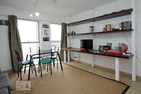 Sala de apartamento para alugar com 3 quartos, 90m² em Perdizes, São Paulo