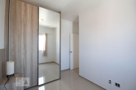 Quarto 1 de apartamento para alugar com 2 quartos, 49m² em Umuarama, Osasco