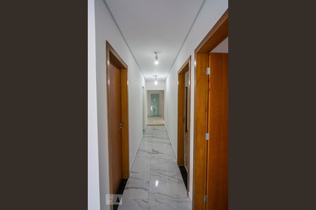 Corredor de casa para alugar com 3 quartos, 240m² em Olímpico, São Caetano do Sul