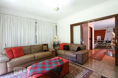 Sala de tv de casa à venda com 4 quartos, 650m² em Jardim Leonor, São Paulo