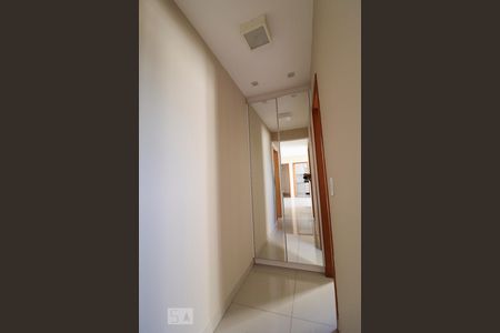Corredor de apartamento para alugar com 3 quartos, 90m² em Alto da Glória, Goiânia