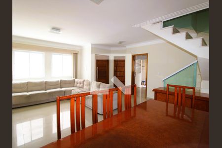 Casa de condomínio para alugar com 115m², 3 quartos e 1 vagaSala
