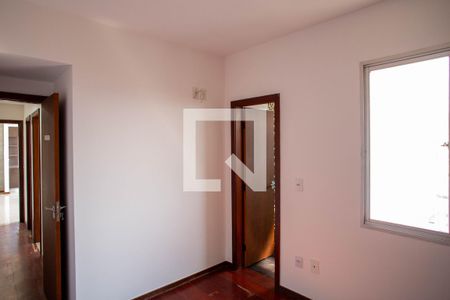 Suíte de apartamento para alugar com 3 quartos, 80m² em Sagrada Família, Belo Horizonte