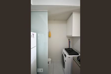 Cozinha de apartamento para alugar com 1 quarto, 50m² em Pinheiros, São Paulo