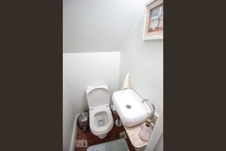 lavabo de casa para alugar com 2 quartos, 120m² em Perdizes, São Paulo