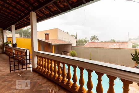 Casa à venda com 290m², 5 quartos e 5 vagas Casa à venda com 290m², 5 quartos e 5 vagasSacada