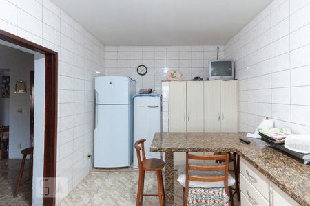 Casa à venda com 290m², 5 quartos e 5 vagas Casa à venda com 290m², 5 quartos e 5 vagasCozinha