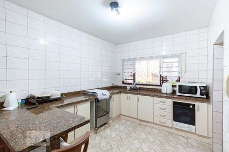 Casa à venda com 290m², 5 quartos e 5 vagas Casa à venda com 290m², 5 quartos e 5 vagasCozinha