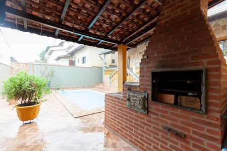 Casa à venda com 290m², 5 quartos e 5 vagas Casa à venda com 290m², 5 quartos e 5 vagasChurrasqueira e piscina