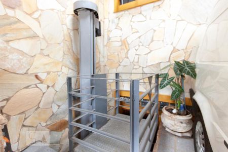 Casa à venda com 290m², 5 quartos e 5 vagas Casa à venda com 290m², 5 quartos e 5 vagasElevador - Garagem para sala