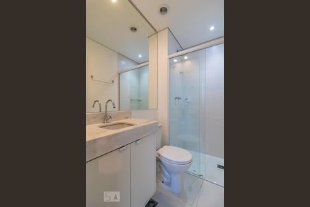 Banheiro de kitnet/studio para alugar com 1 quarto, 26m² em Bethaville I, Barueri