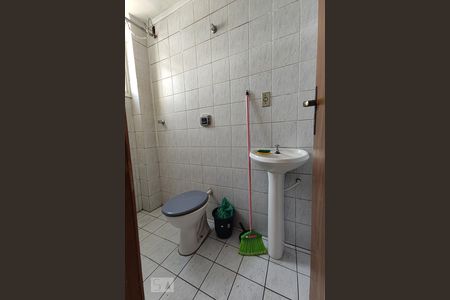 Banheiro de apartamento à venda com 1 quarto, 34m² em Centro, São Leopoldo