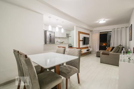 Apartamento para alugar com 66m², 2 quartos e 1 vagaSala