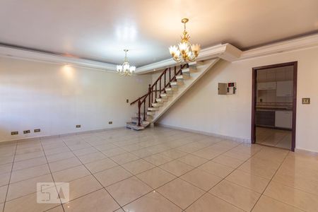 Sala de casa para alugar com 3 quartos, 250m² em Jardim das Flores, Osasco