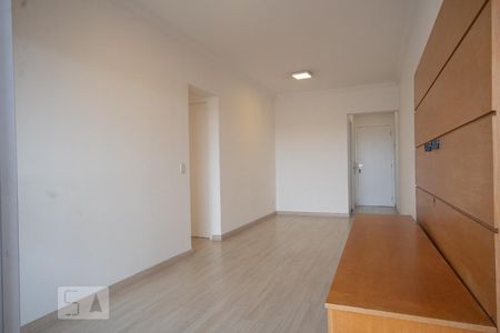 Sala de apartamento para alugar com 3 quartos, 74m² em Vila Mangalot, São Paulo