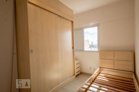 Quarto 2 de apartamento para alugar com 3 quartos, 74m² em Vila Mangalot, São Paulo