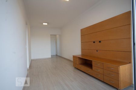 Sala de apartamento para alugar com 3 quartos, 74m² em Vila Mangalot, São Paulo