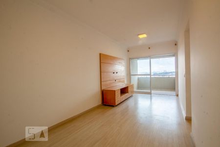 Sala de apartamento para alugar com 3 quartos, 74m² em Vila Mangalot, São Paulo