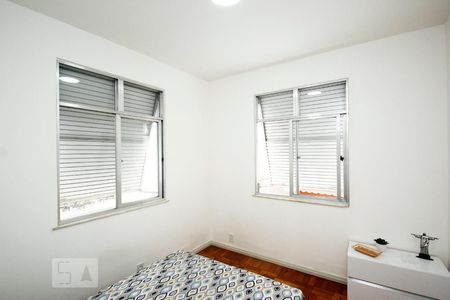 Quarto 2 de casa para alugar com 2 quartos, 60m² em Botafogo, Rio de Janeiro