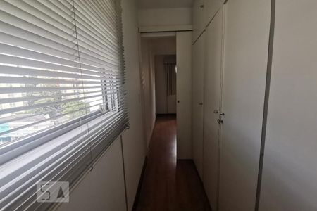 Corredor de apartamento para alugar com 1 quarto, 90m² em Vila Andrade, São Paulo