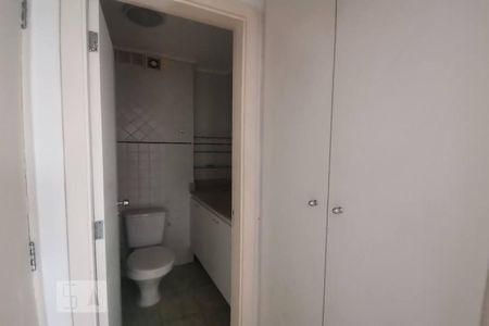 Banheiro de apartamento para alugar com 1 quarto, 90m² em Vila Andrade, São Paulo