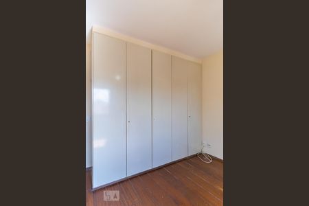 Quarto da suíte - Armários de apartamento à venda com 4 quartos, 135m² em Centro, Campinas