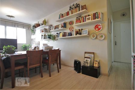 Sala de apartamento à venda com 2 quartos, 69m² em Real Parque, São Paulo