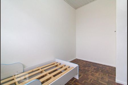 Quarto 2 de apartamento para alugar com 2 quartos, 48m² em Cidade Industrial, Curitiba