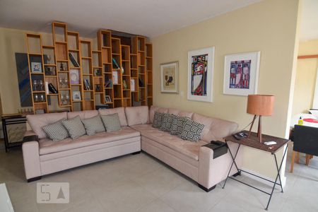 Sala de casa para alugar com 3 quartos, 90m² em Laranjeiras, Rio de Janeiro