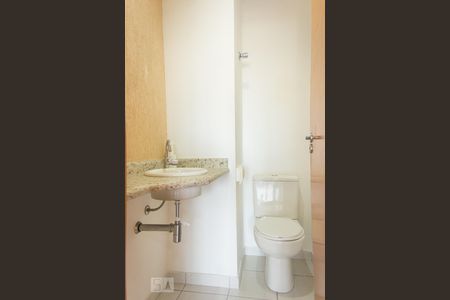 Lavabo de apartamento para alugar com 4 quartos, 136m² em Jardim, Santo André