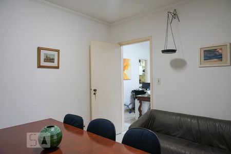 Casa para alugar com 240m², 5 quartos e 2 vagas Casa para alugar com 240m², 5 quartos e 2 vagasQuarto 2